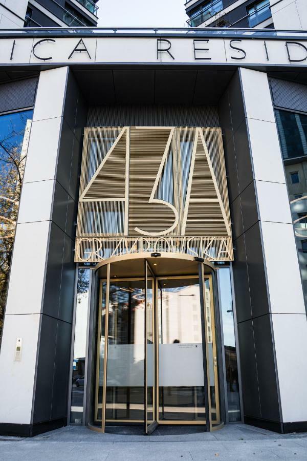 Vipwarsawapartments Sapphire Mennica Residence Kültér fotó